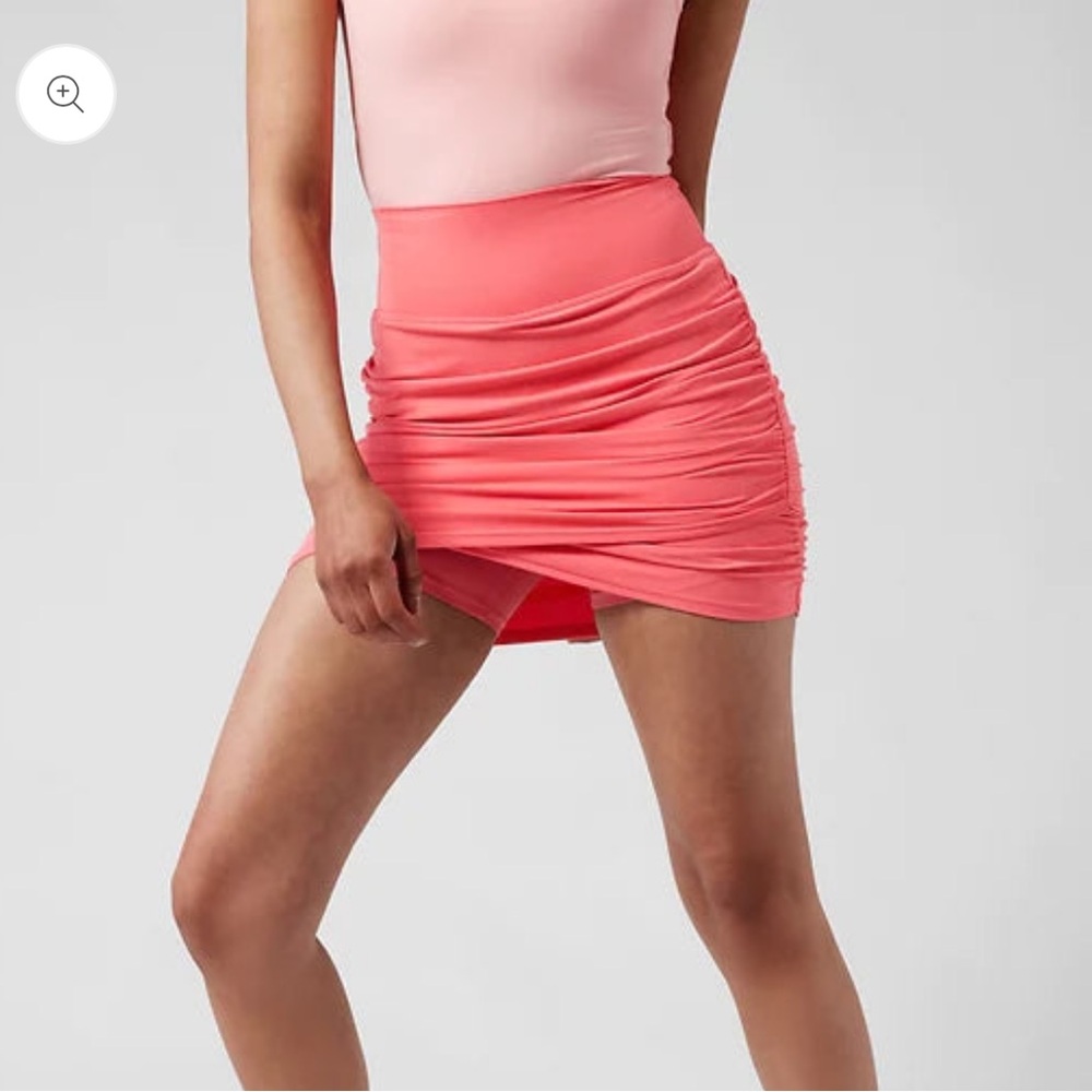 Athleta Transcend high waisted ruched side fitted skort